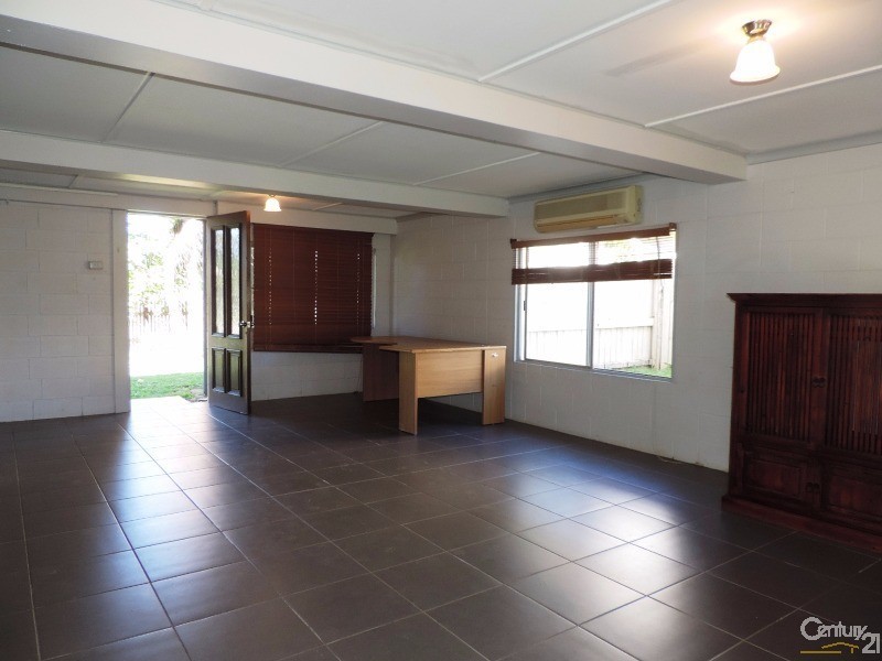 11 CARINA COURT, Mount Louisa QLD 4814