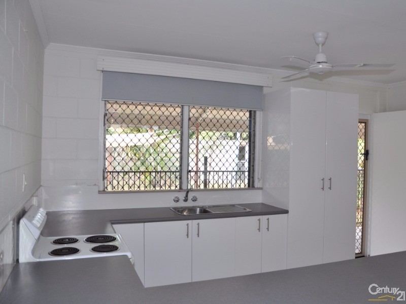 2/12 DYER STREET, Pallarenda QLD 4810