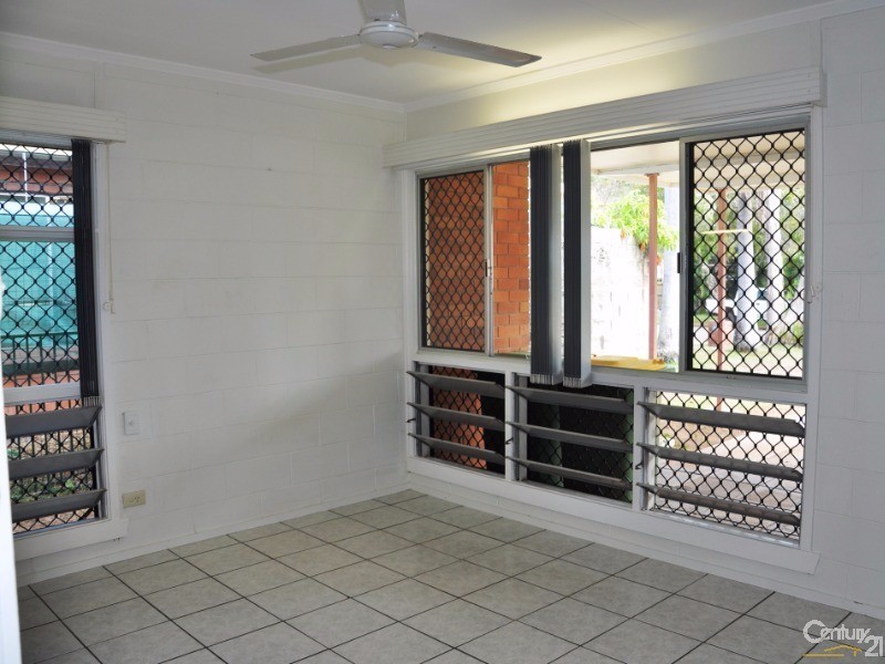 2/12 DYER STREET, Pallarenda QLD 4810