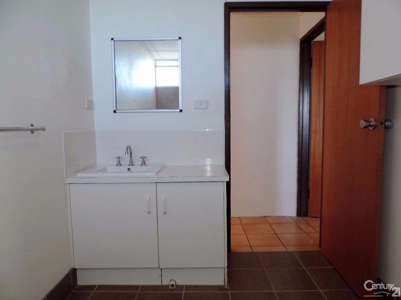 11/1 BURKE STREET, North Ward QLD 4810