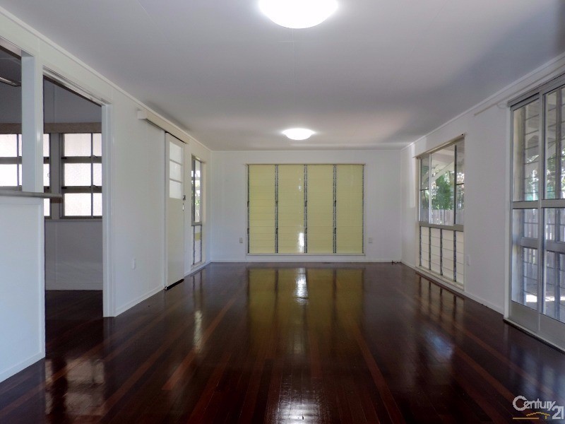 4 BRISK STREET, Rowes Bay QLD 4810