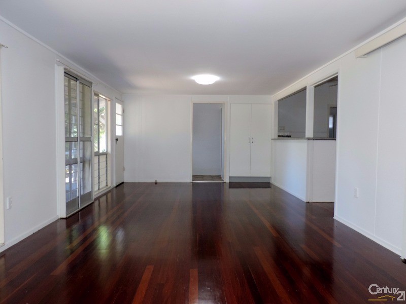 4 BRISK STREET, Rowes Bay QLD 4810