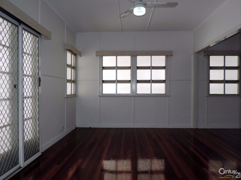 4 BRISK STREET, Rowes Bay QLD 4810