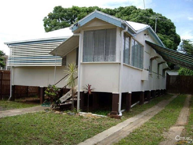 17 NORTH STREET, West End QLD 4810