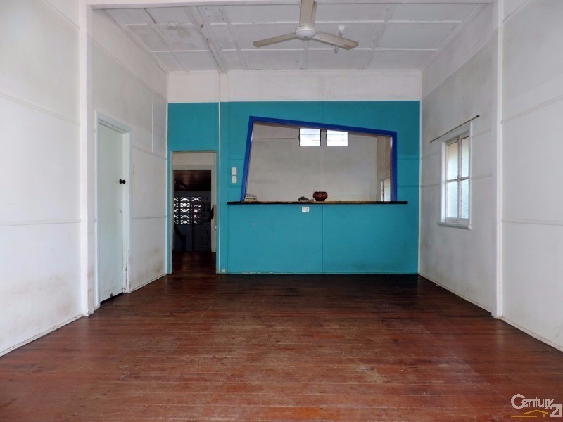 17 NORTH STREET, West End QLD 4810