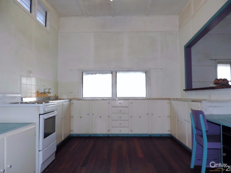 17 NORTH STREET, West End QLD 4810