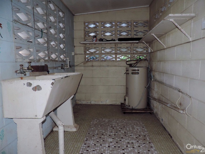 17 NORTH STREET, West End QLD 4810