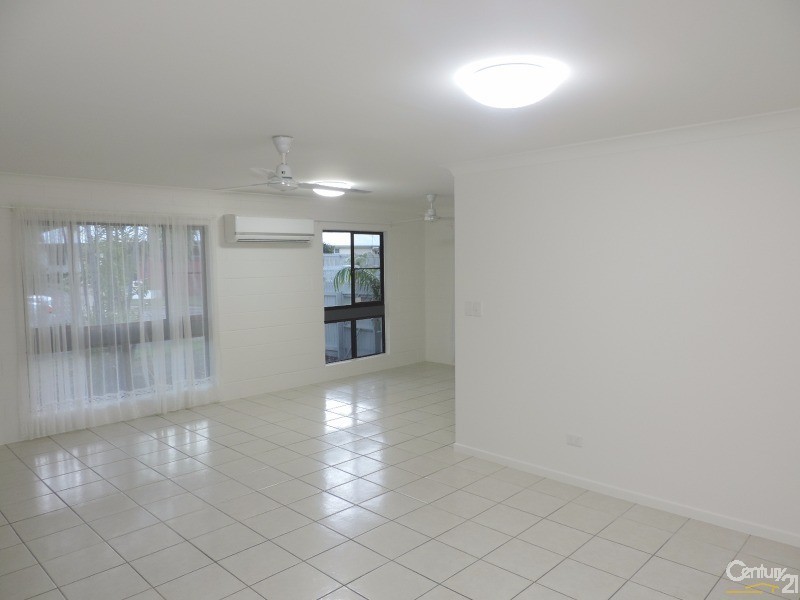 4 YARAI COURT, Mount Louisa QLD 4814