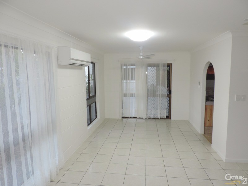 4 YARAI COURT, Mount Louisa QLD 4814