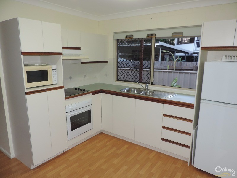 4 YARAI COURT, Mount Louisa QLD 4814