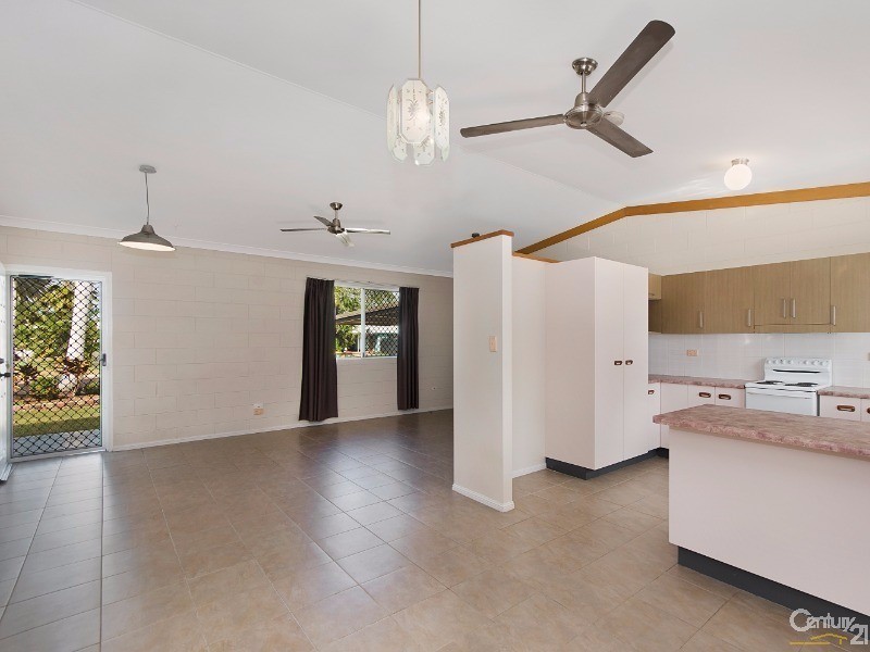 7 RAFFLES COURT, Kelso QLD 4815