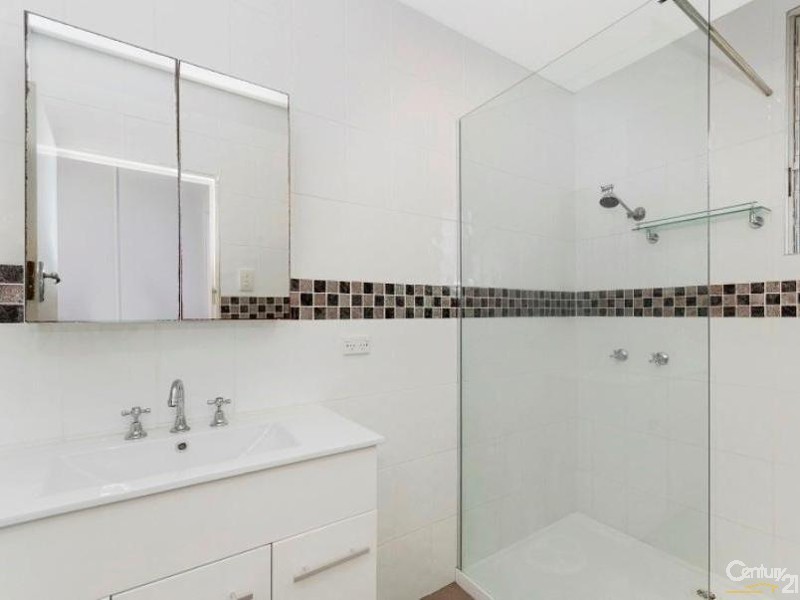 17 WACKETT STREET, Pallarenda QLD 4810