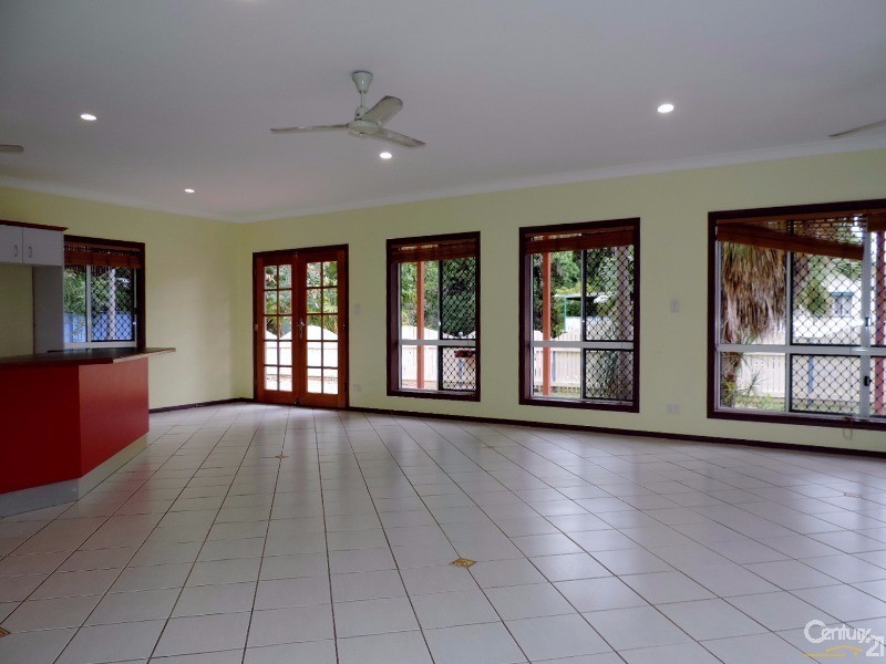 1 ETHEL STREET, Hyde Park QLD 4812