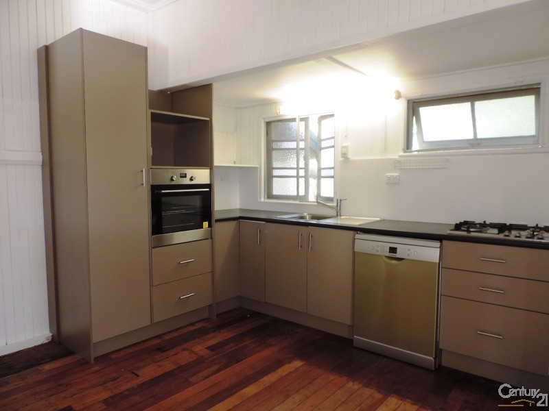 49 ROSE STREET, North Ward QLD 4810