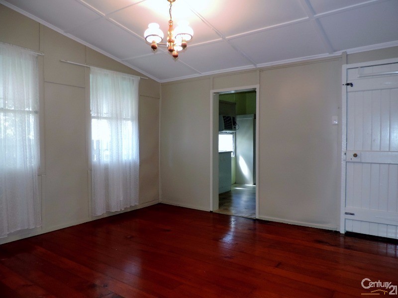 16 NORTH STREET, West End QLD 4810