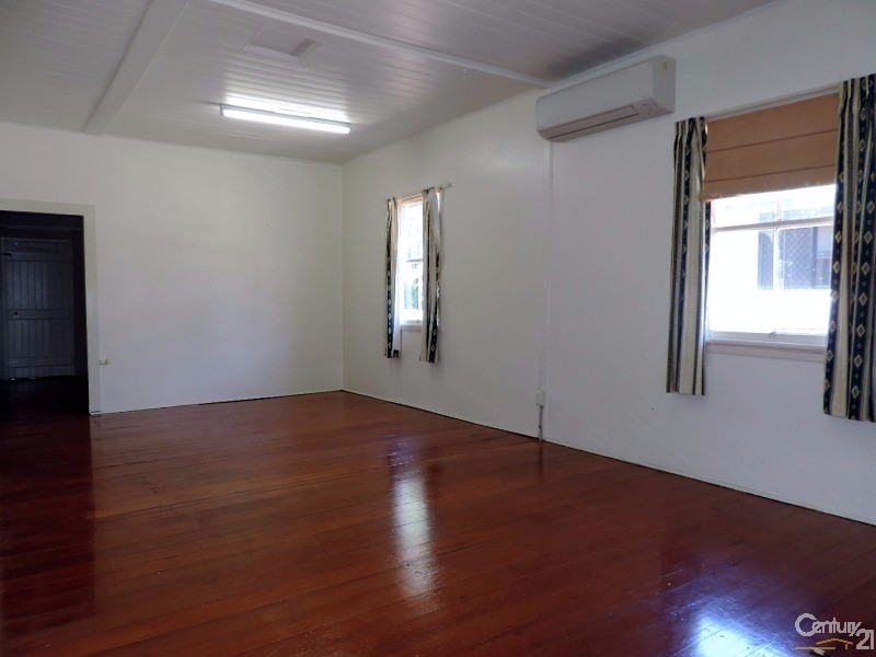 16 NORTH STREET, West End QLD 4810