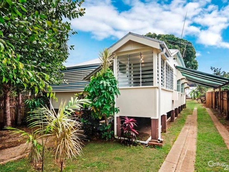 17 NORTH STREET, West End QLD 4810