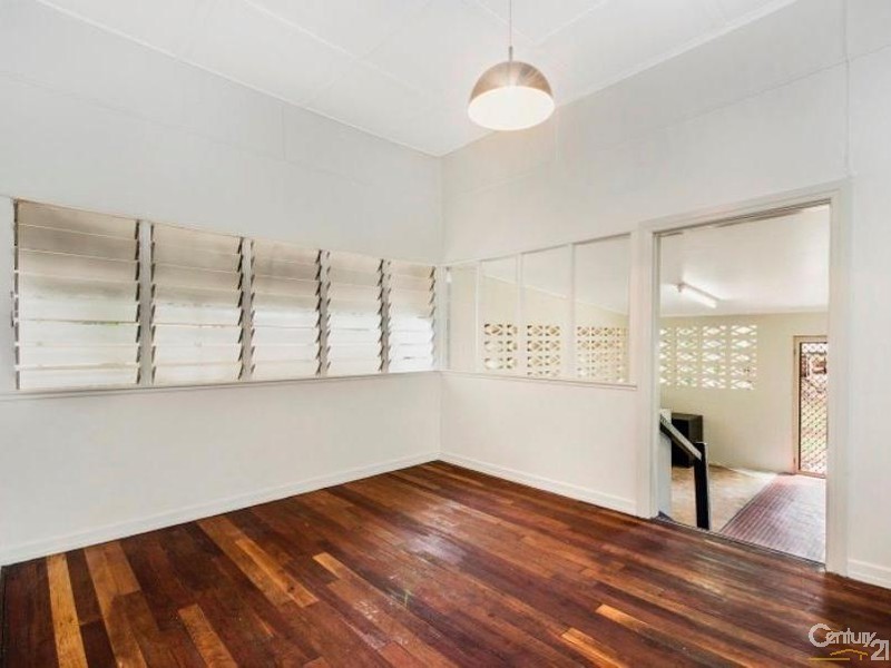 17 NORTH STREET, West End QLD 4810