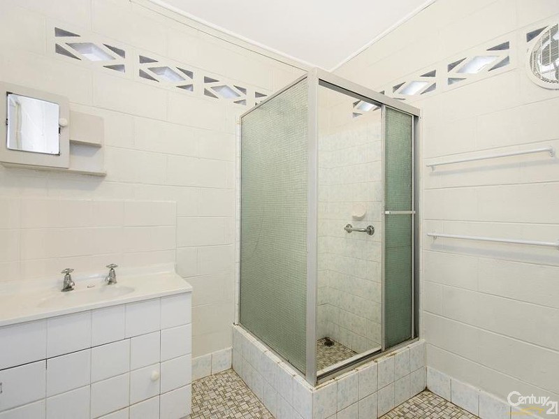 17 NORTH STREET, West End QLD 4810