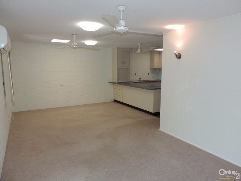 1/35 BAY STREET, Pallarenda QLD 4810