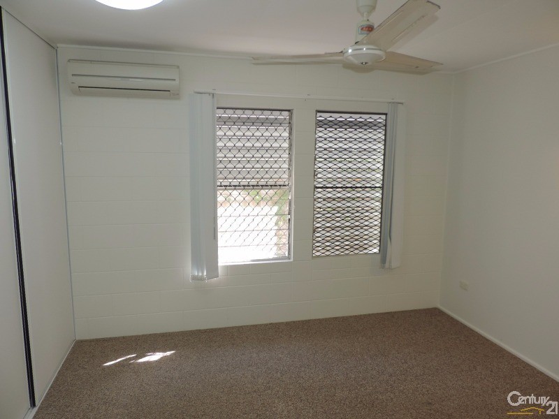 1/35 BAY STREET, Pallarenda QLD 4810