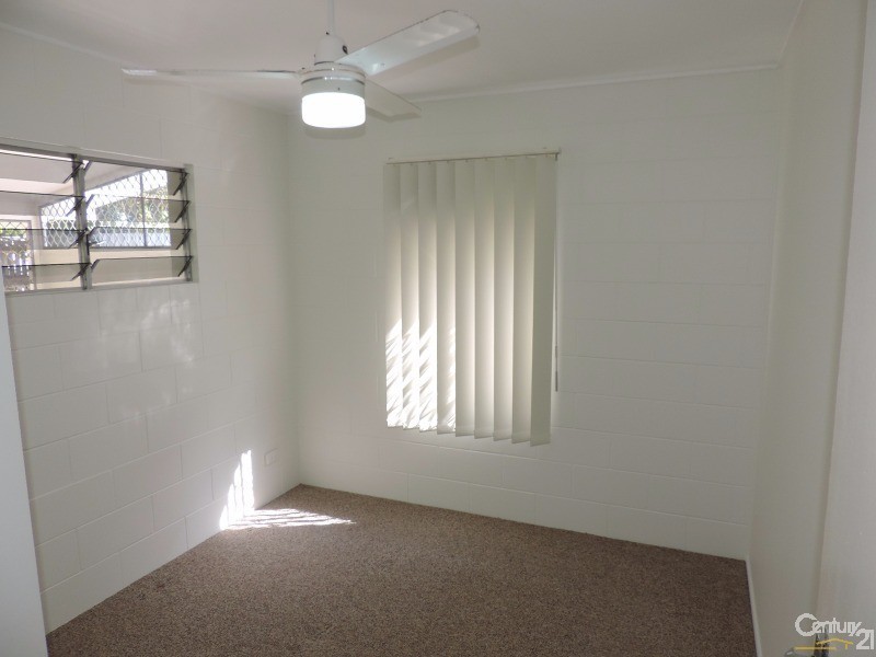 1/35 BAY STREET, Pallarenda QLD 4810