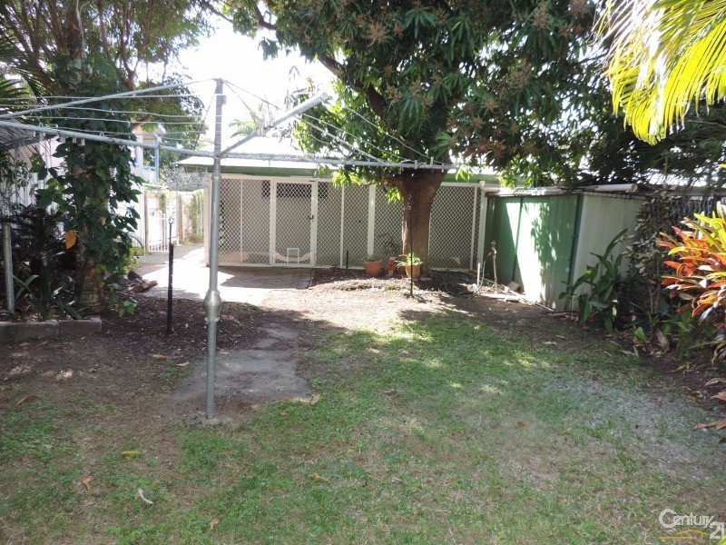 1/35 BAY STREET, Pallarenda QLD 4810