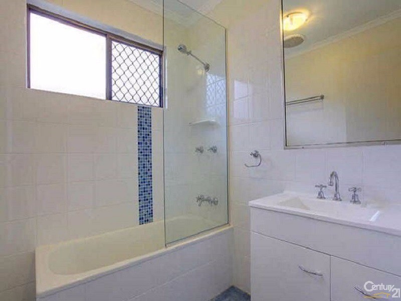 22 SALISBURY CRESCENT, Kirwan QLD 4817