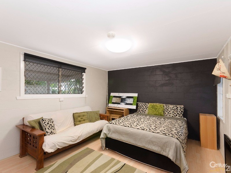 6 BUCKBY STREET, Pallarenda QLD 4810