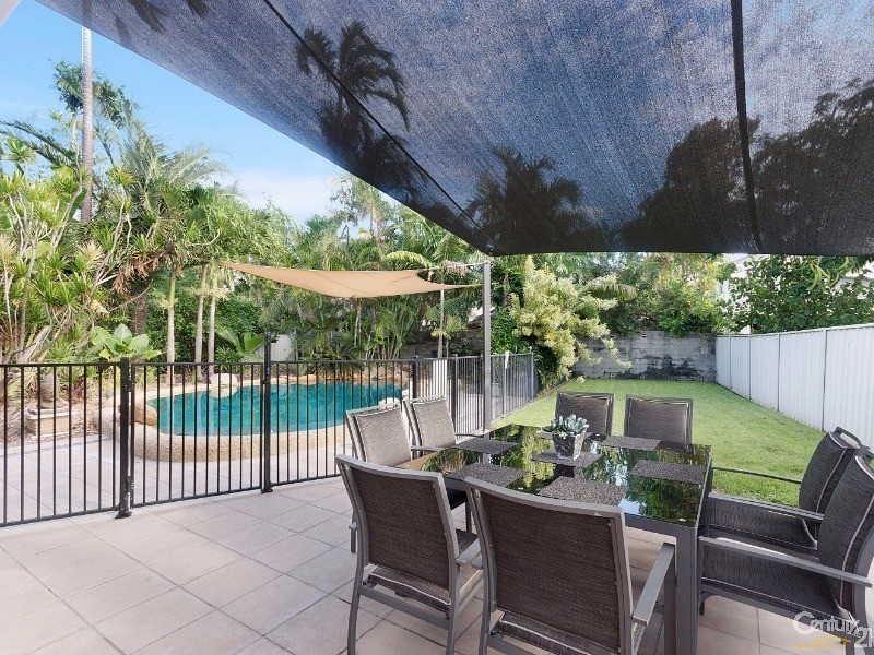 6 BUCKBY STREET, Pallarenda QLD 4810