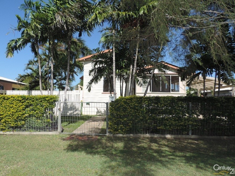 2 VIVIAN STREET, Pimlico QLD 4812