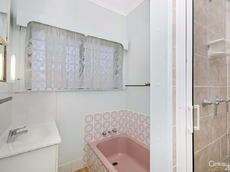 51 LOWTH STREET, Rosslea QLD 4812