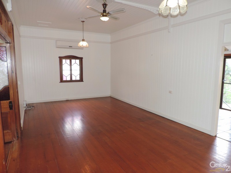 8 FIFTEENTH AVENUE, Railway Estate QLD 4810