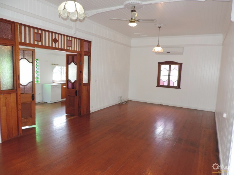 8 FIFTEENTH AVENUE, Railway Estate QLD 4810