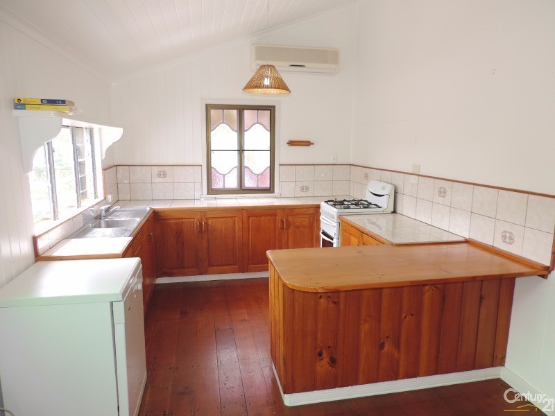 8 FIFTEENTH AVENUE, Railway Estate QLD 4810