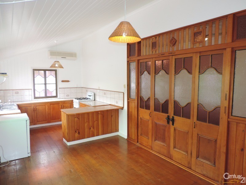 8 FIFTEENTH AVENUE, Railway Estate QLD 4810