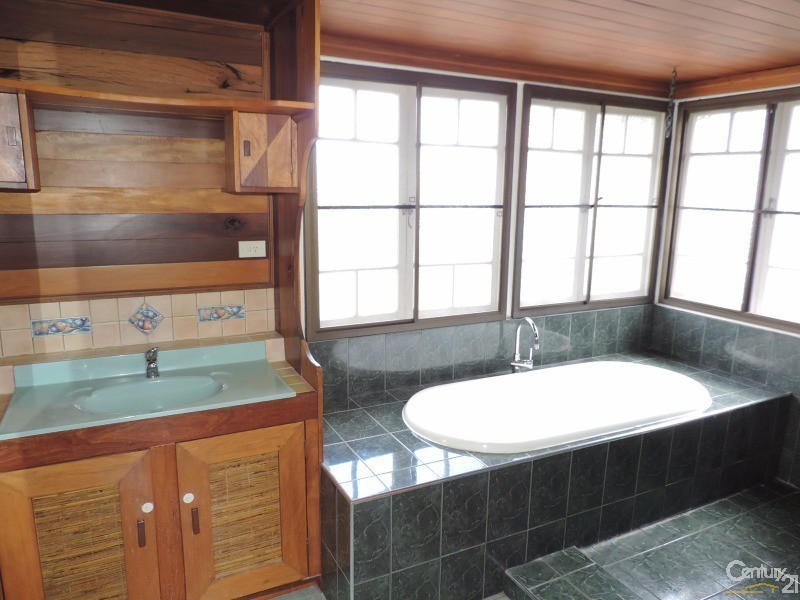 8 FIFTEENTH AVENUE, Railway Estate QLD 4810