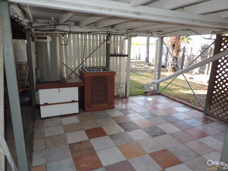 8 FIFTEENTH AVENUE, Railway Estate QLD 4810