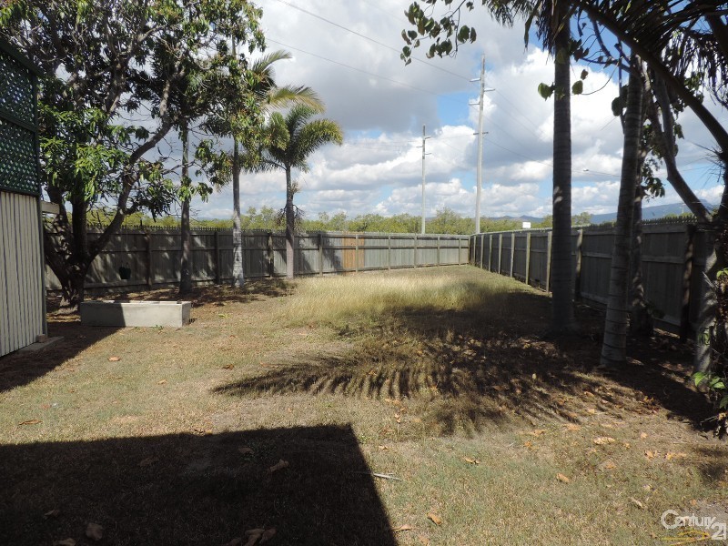 8 FIFTEENTH AVENUE, Railway Estate QLD 4810