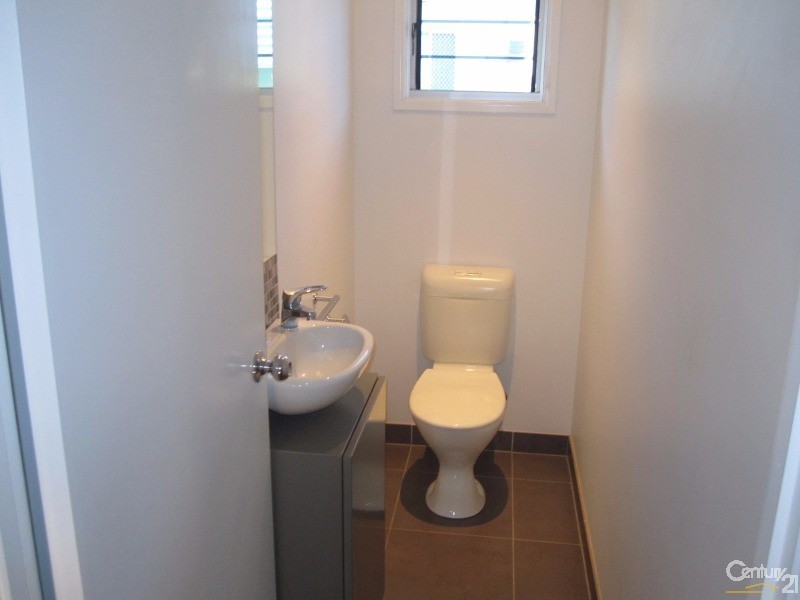 14A MARYVALE STREET, West End QLD 4810