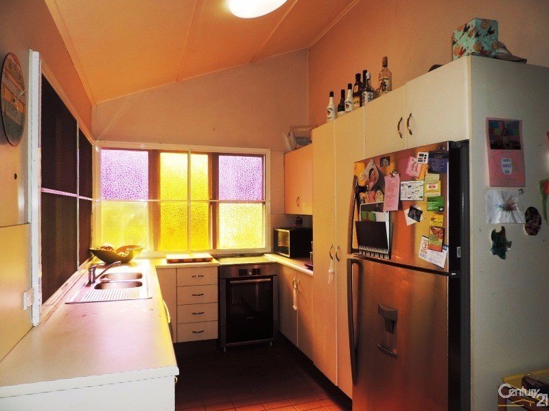 240 BOUNDARY STREET, South Townsville QLD 4810