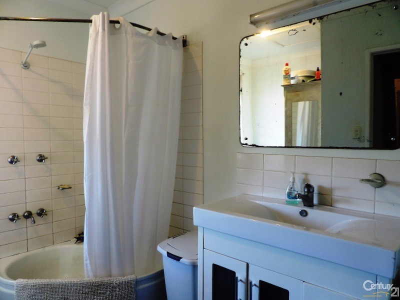 240 BOUNDARY STREET, South Townsville QLD 4810