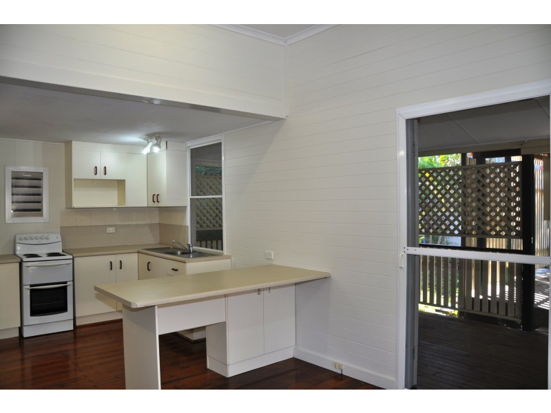 24 GREENSLADE STREET, West End QLD 4810