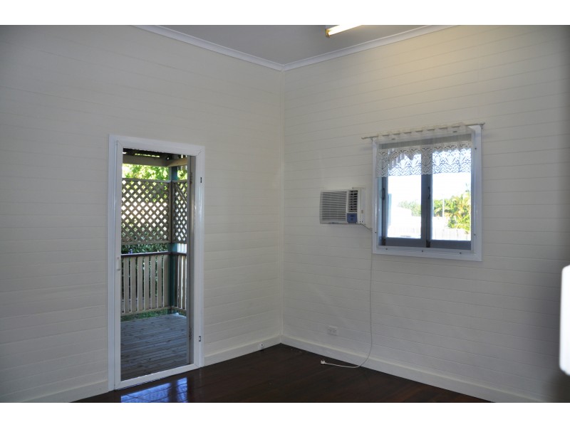 24 GREENSLADE STREET, West End QLD 4810