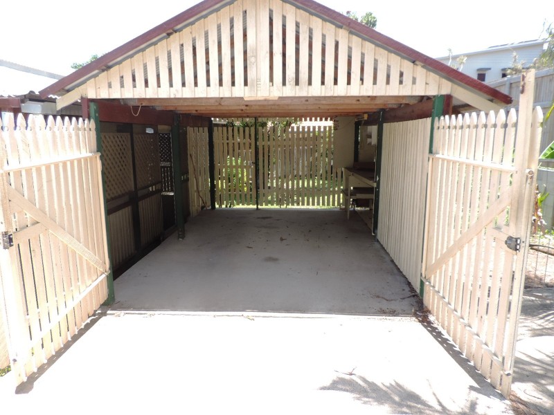 24 GREENSLADE STREET, West End QLD 4810