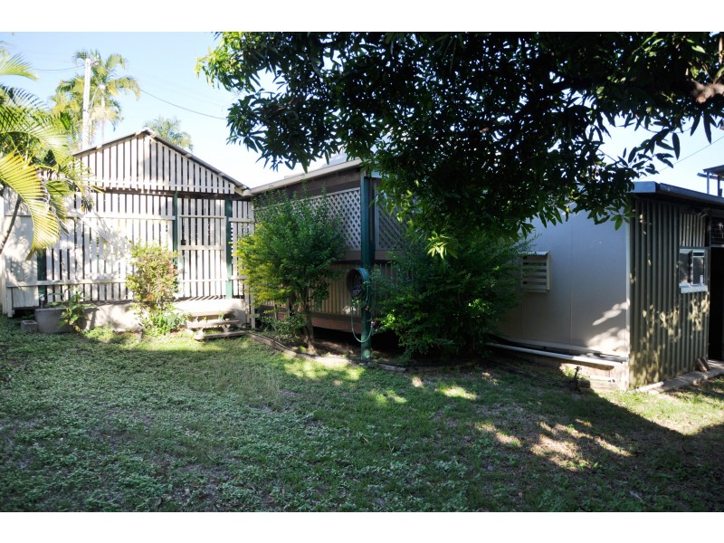 24 GREENSLADE STREET, West End QLD 4810