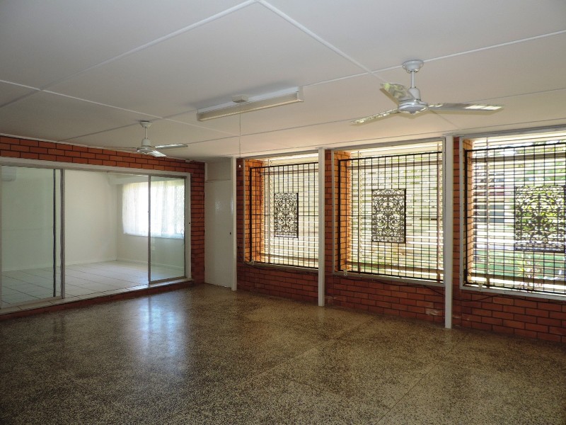 48 DYER STREET, Pallarenda QLD 4810