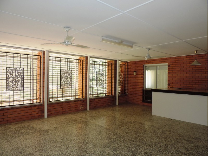 48 DYER STREET, Pallarenda QLD 4810