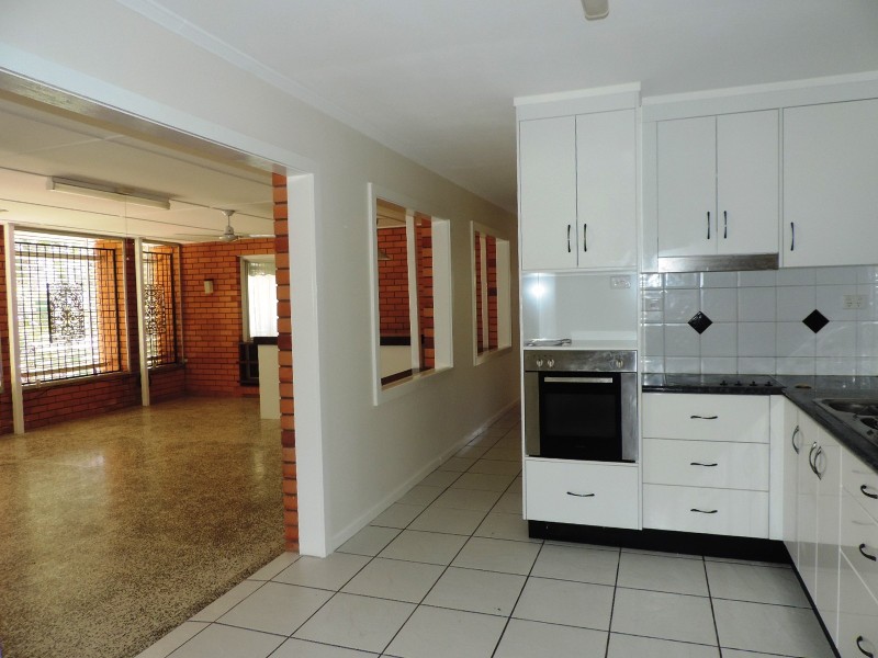 48 DYER STREET, Pallarenda QLD 4810