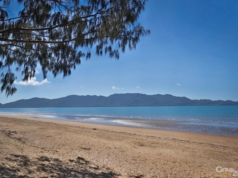 4 WACKETT STREET, Pallarenda QLD 4810